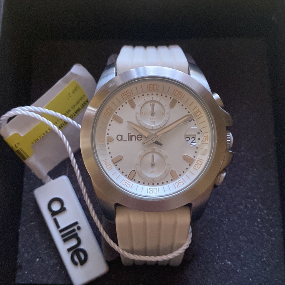 NWT ** Ladies a_line watch